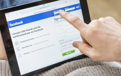 Споделувањето информации на Фејсбук може да нѐ направи поинтелигентни