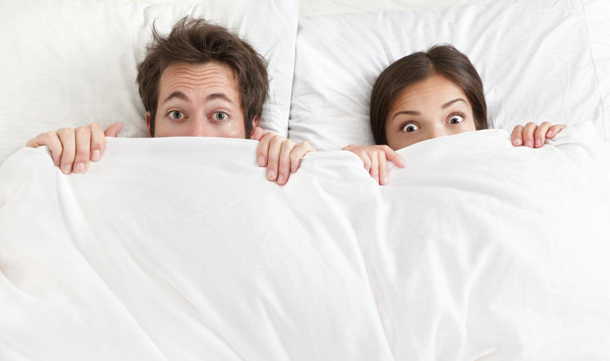 Жените откриваат: Која машка навика во спалната соба ги нервира повеќе од ’рчењето?