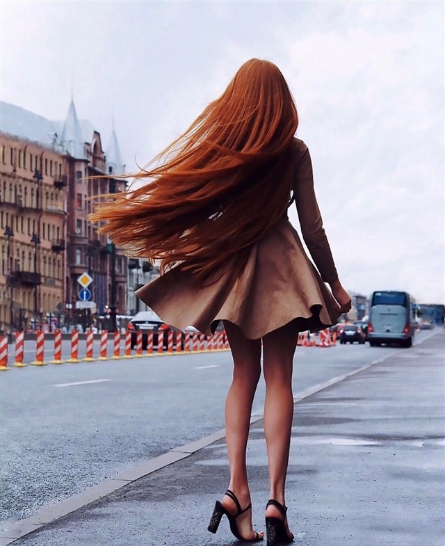 12-zaradi-zdravstvenite-narushuvanja-bila-kjelava-a-denes-e-model-na-shamponi-www.kafepauza.mk_