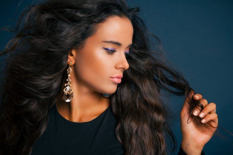 (6)10-znaci-deka-e-vreme-da-ja-skratite-vashata-kosa-kafepauza.mk