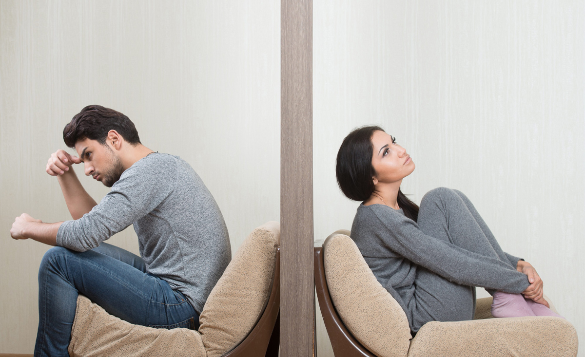 4 умствени игри што ги играат несигурните мажи во љубовните врски