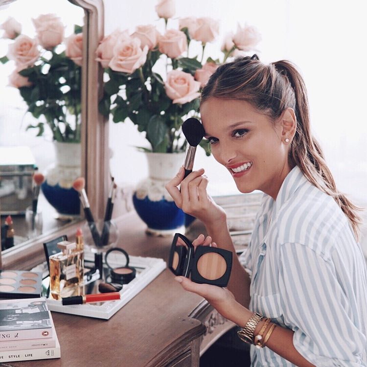 12-ameli-i-elisa-zapoznajte-gi-dvete-najmoderni-sestri-na-instagram-www.kafepauza.mk_