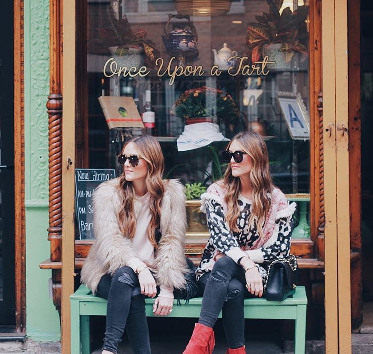 13-ameli-i-elisa-zapoznajte-gi-dvete-najmoderni-sestri-na-instagram-www.kafepauza.mk_