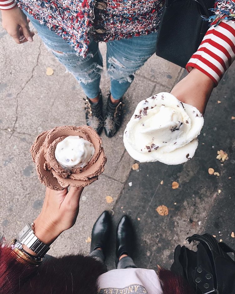 21-ameli-i-elisa-zapoznajte-gi-dvete-najmoderni-sestri-na-instagram-www.kafepauza.mk_