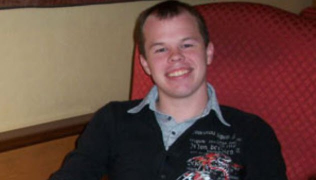 (7)10-shokirachki-terapii-za-lekuvanje-koi-bile-koristeni-za-lgbt-zaednicata-kafepauza.mk