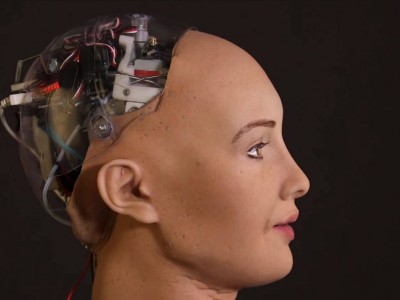 8 работи што треба да ги знаете за Софија – роботот кој се закани дека ќе го уништи човештвото