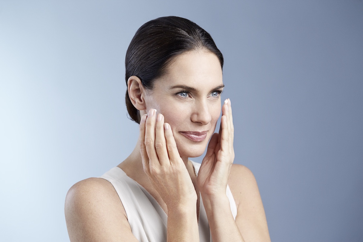 Eucerin Hyaluron-Filler + Elasticity нега против стареење на кожата, за поцврст, посвеж и поблескав ефект