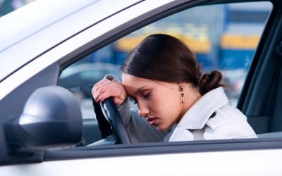 Поспаниот возач е исто толку опасен колку и пијаниот
