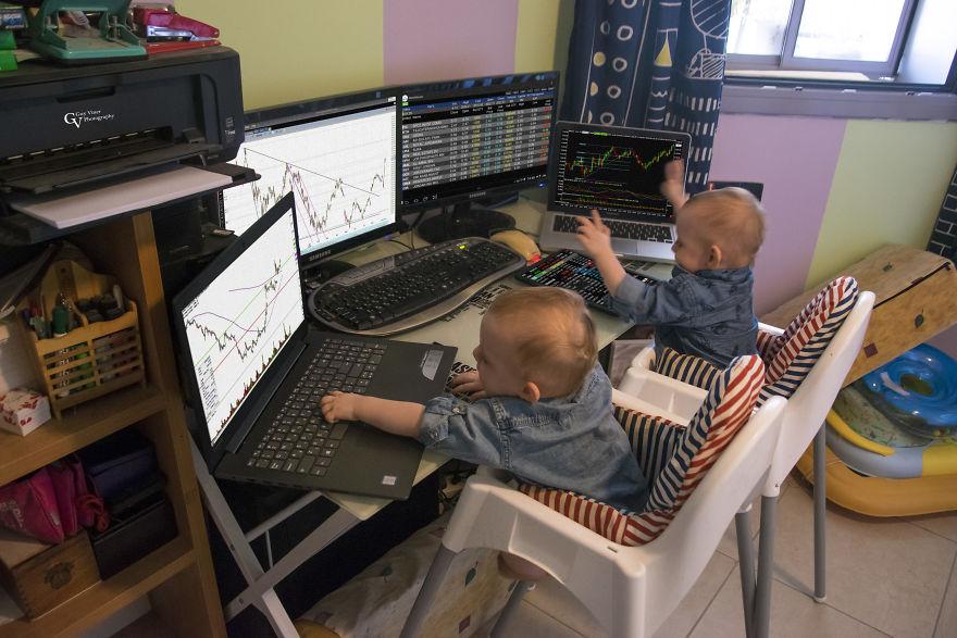 (17)fotograf-koj-pravi-neverojatni-fotografii-so-negovite-bliznachinja-kafepauza.mk