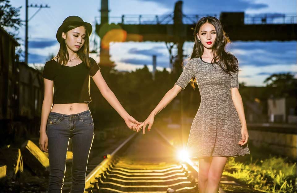 2-5-horoskopski-znaci-vo-koi-kje-pronajdete-prijatel-za-cel-zhivot-www.kafepauza.mk_