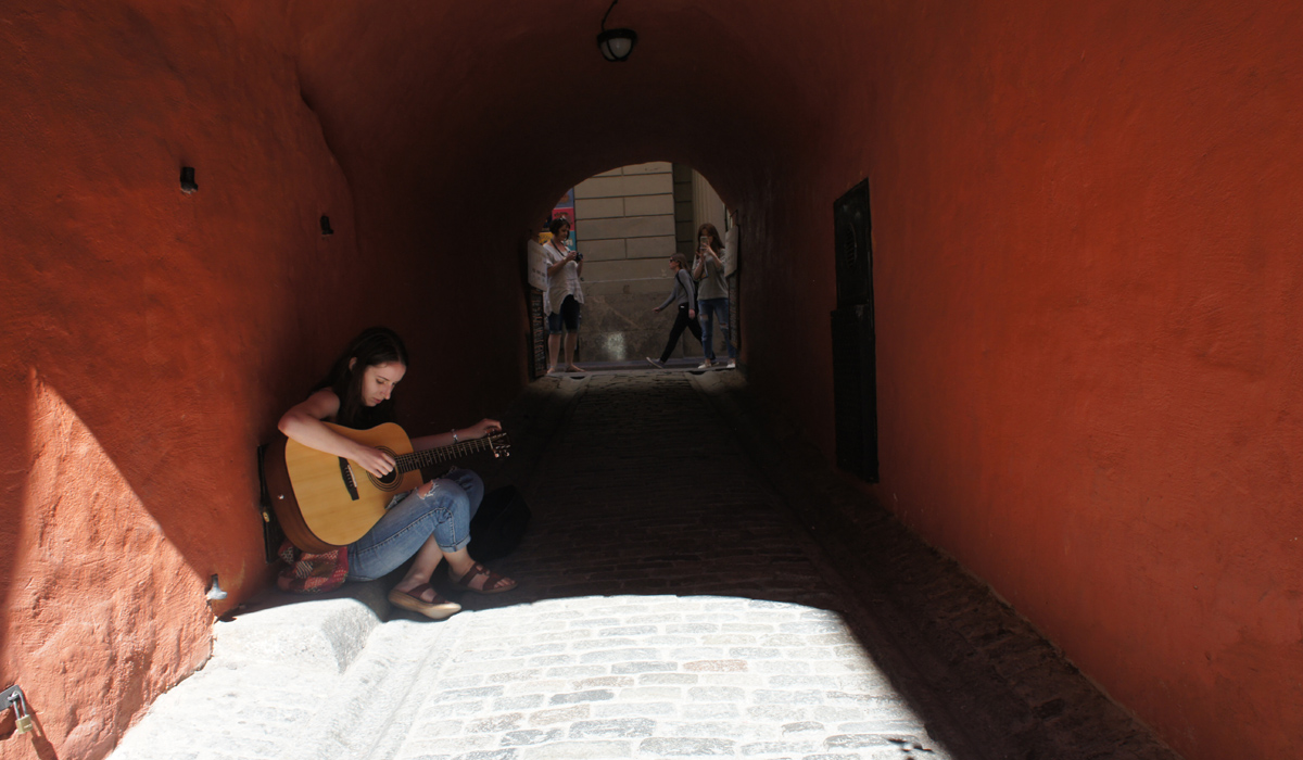 Приказната на уличните музичари во Скопје