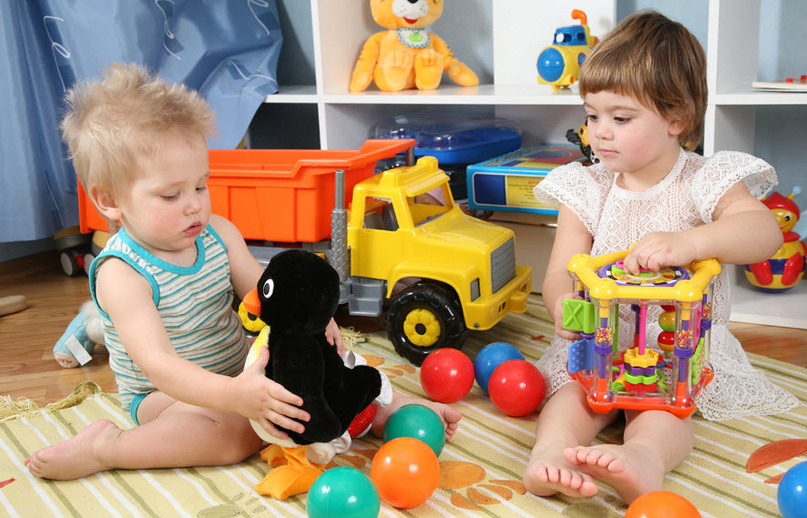 2-detalen-vodich-kako-da-izberete-soodvetni-igrachki-spored-godinite-na-vasheto-dete-www.kafepauza.mk_