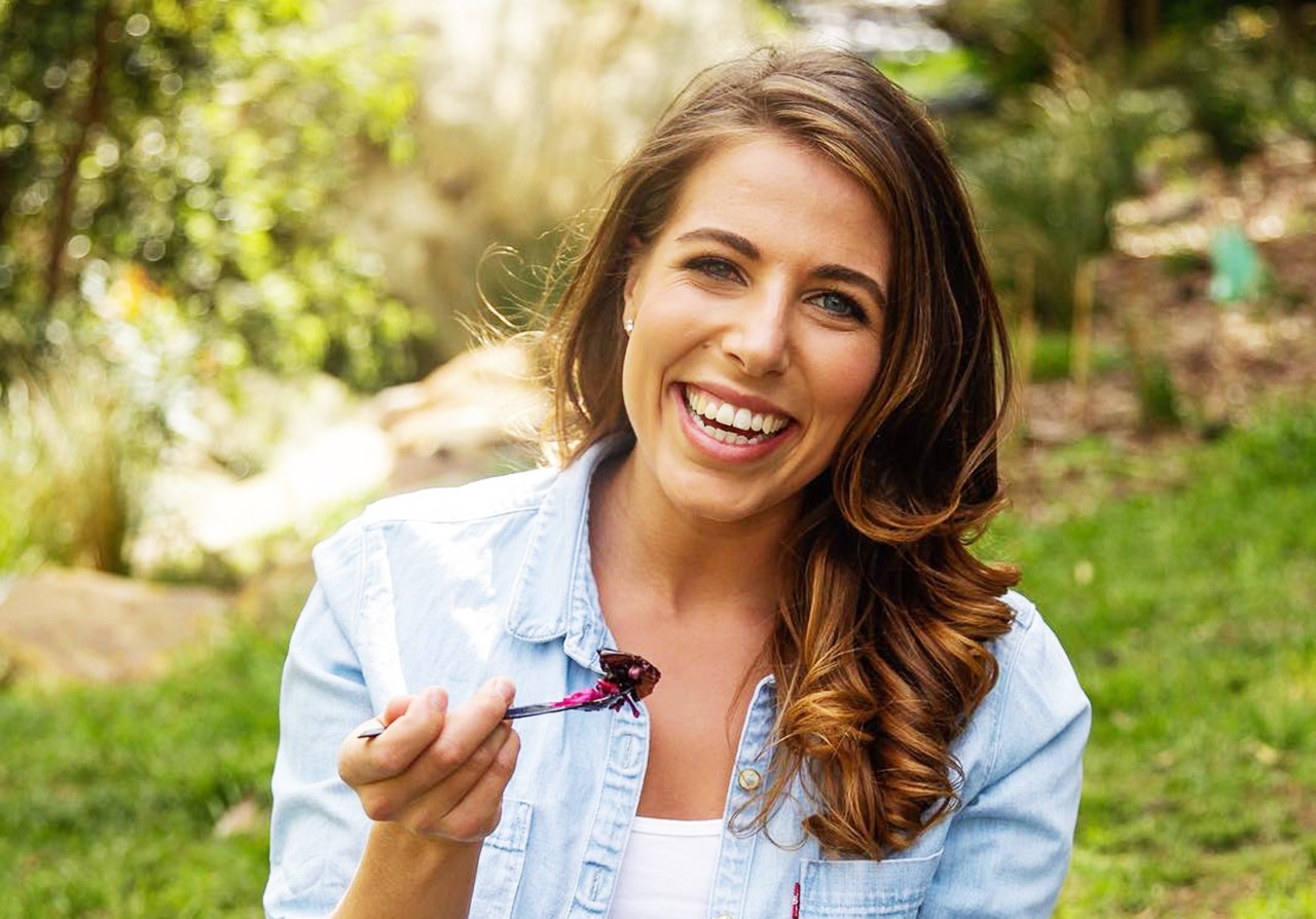 2-kazhete-im-zbogum-na-kilogramite-zakuska-koja-garantirano-go-sprechuva-prejaduvanjeto-www.kafepauza.mk_