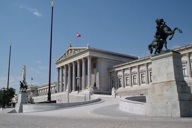 (2)10-drzhavi-vo-koi-e-mnogu-lesno-da-emigrirate-kafepauza.mk