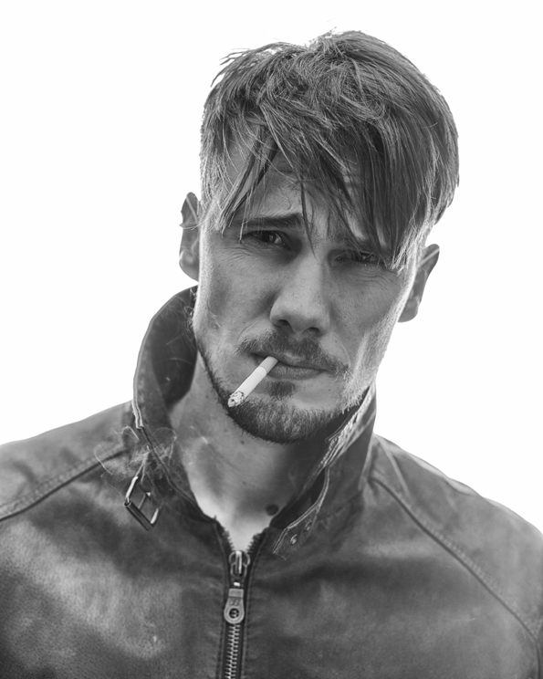 Згодни и неодоливи: Како изгледа денот на најуспешните машки модели во Македонија?