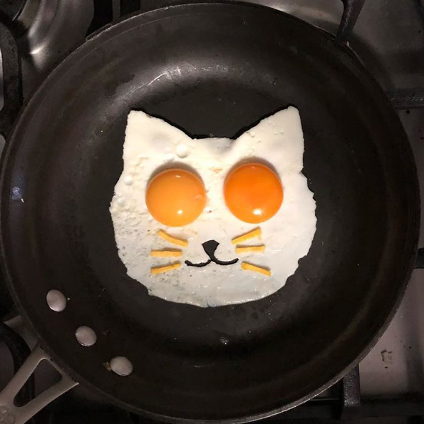 Појадок на ниво: Пржени јајца претворени во вистински уметнички дела!