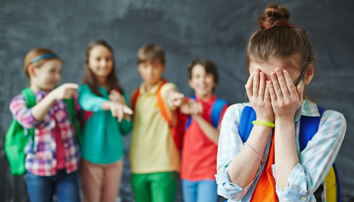Коренот на врсничкото насилство: Лошото однесување на училишните насилници е прикриен повик за помош