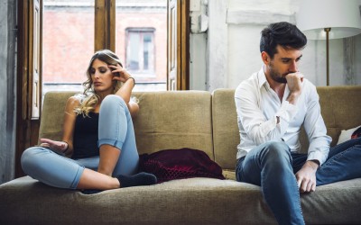 Не кревајте паника: 3 разбирливи причини зошто вашиот партнер се оддалечил од вас