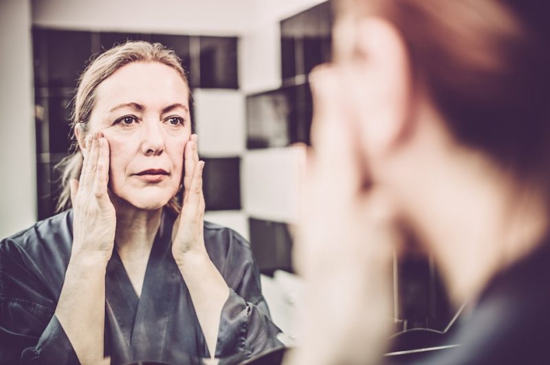 7 симптоми на кожа во менопауза и што да правите во врска со нив