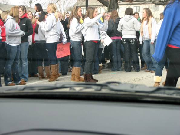 20 секојдневни работи што се забранети во училиштата ширум светот