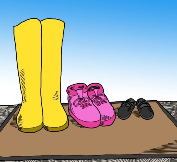 Зошто никогаш не треба да носите чевли во вашиот дом?