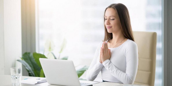 Интересна студија ни открива дека луѓето што почесто користат Интернет се помалку религиозни