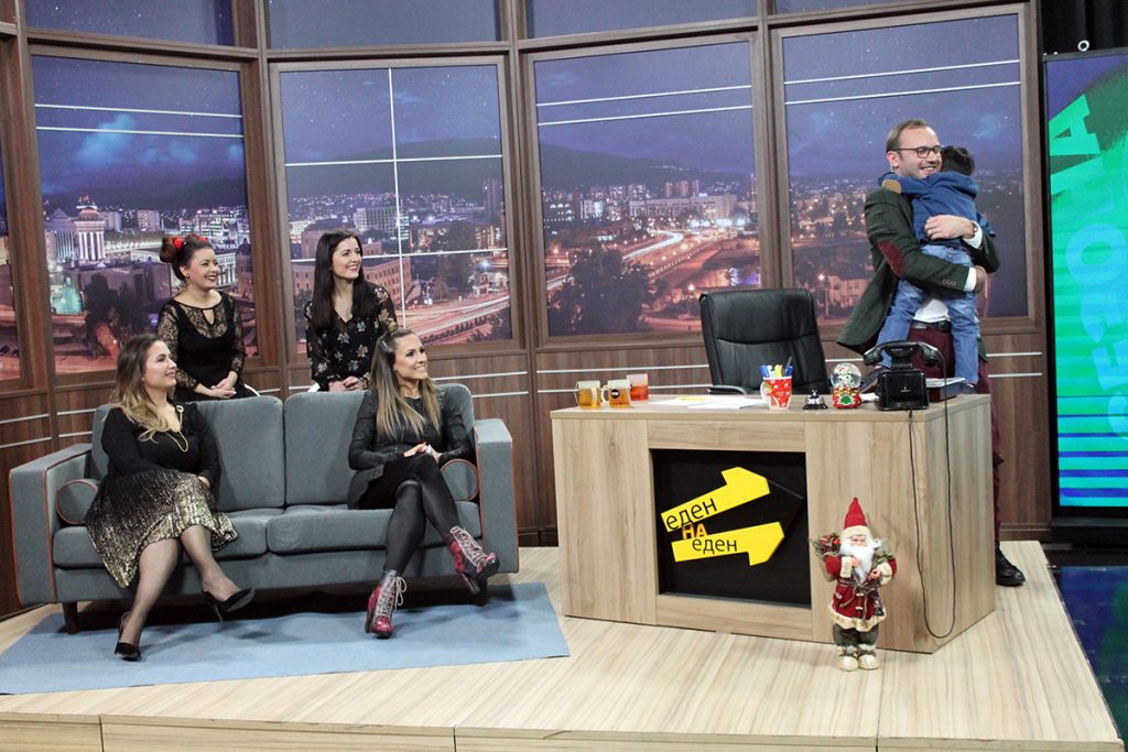 Како звучат најпознатите детски евергрини после 20 години во божиќниот специјал на „Еден на Еден“ (ВИДЕО)