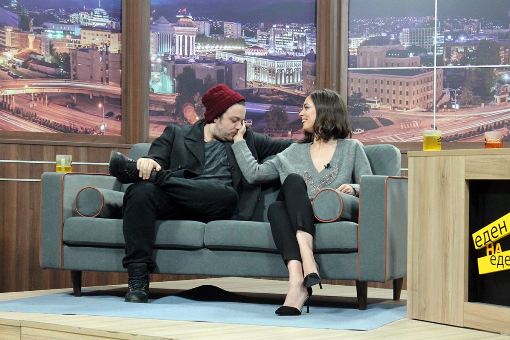 Не пропуштајте: Убавицата и раперот гости во „Еден на Еден“ (ВИДЕО)