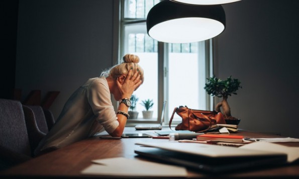 Што ја предизвикува утринската главоболка и како да ја спречите?