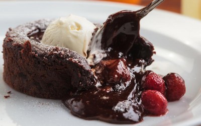 Чоколадно суфле: Елегантен десерт што ќе го направите за 10 минути!