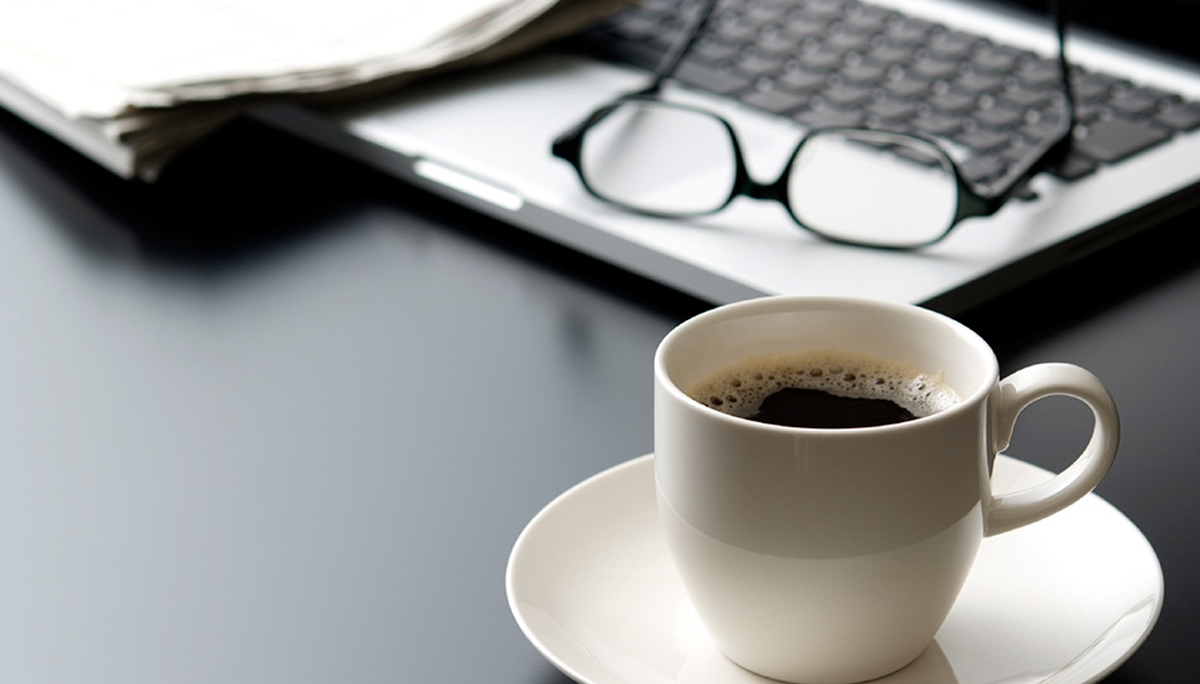 Дали е неопходно да ја миете вашата шолја за кафе од работа секој ден?