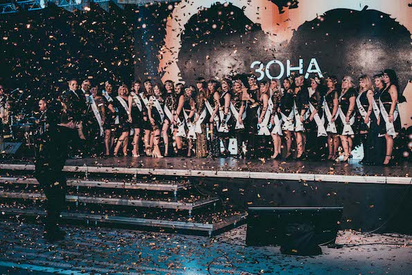 Ѕвездите на AVON во Скопје блеснаа во сјајот на холивудскиот гламур од 20-тите години на минатиот век