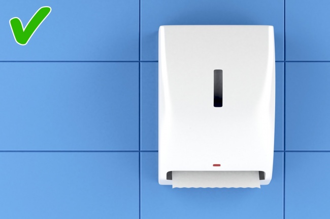 Како безбедно да ги користите јавните тоалети?