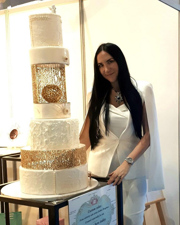 Погледнете ја најскапата свадбена торта некогаш направена!