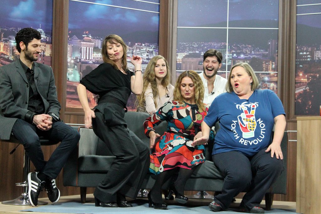 Мама миа: Шест на еден во „Еден на Еден“