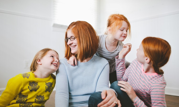 Зошто врската помеѓу сестрите и нивната мајка е нераскинлива?