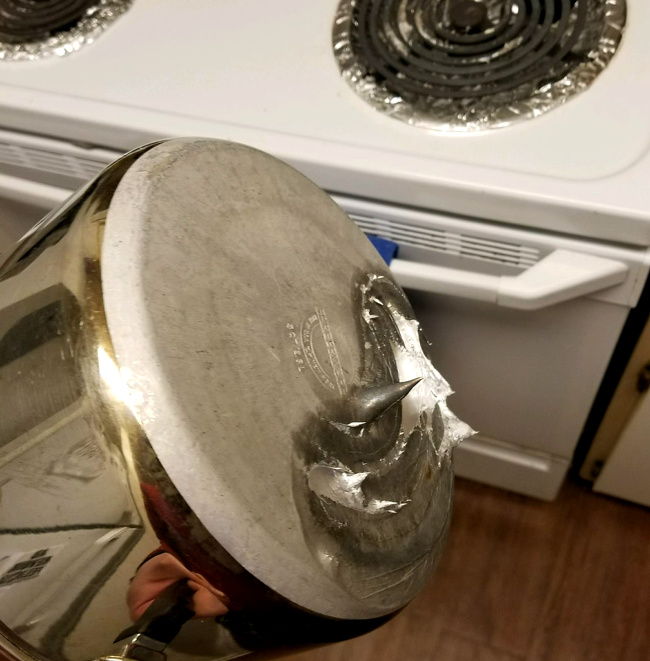 28 фотографии кои докажуваат дека цимерот може да ви биде и најголем непријател и најдобар пријател