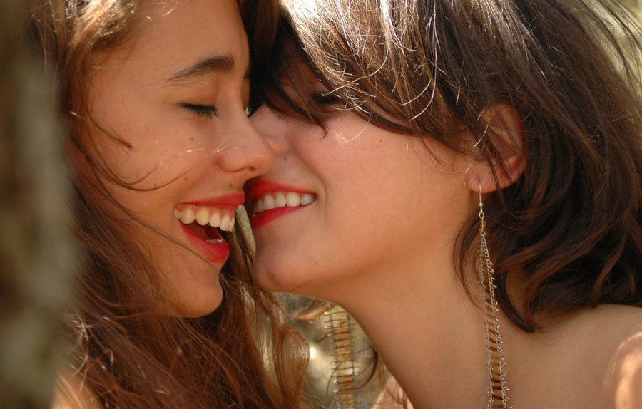 Истражувањата покажале дека жените имаат поголеми шанси за оргазам со друга жена