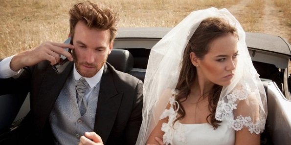 9 знаци кои кажуваат дека не треба да брзате со стапување во брак