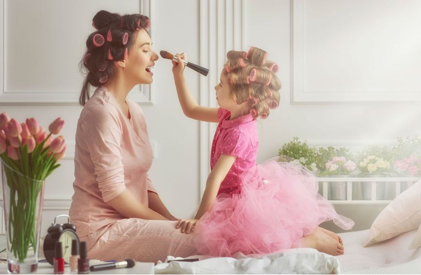 5 начини на кои се менува жената откако ќе добие ќерка