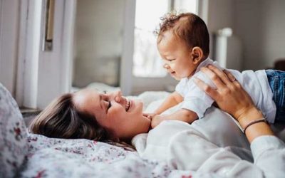 6 нешта што не смеете да ѝ ги кажете на личност што посвојува дете