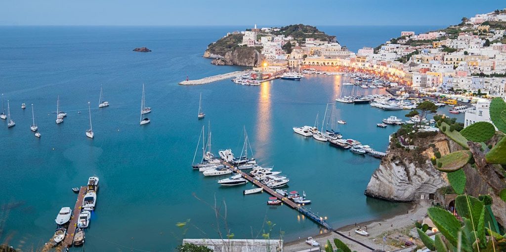 8 неверојатни острови во Европа за кои повеќето туристи не знаат