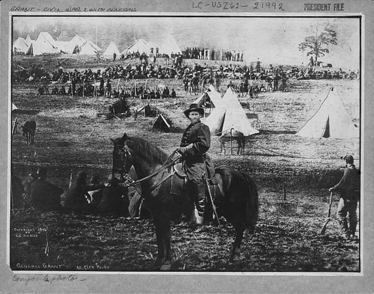 14 познати фотографии што го измамија светот