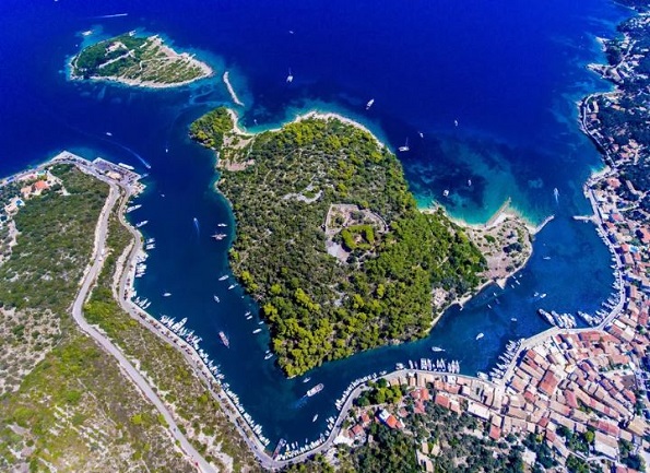 Неверојатни фотографии од Крф поради кои ќе посакате веднаш да заминете таму