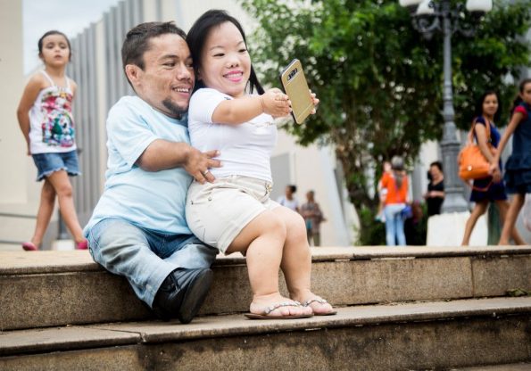 10 парови кои ги побиле сите стереотипи за врските