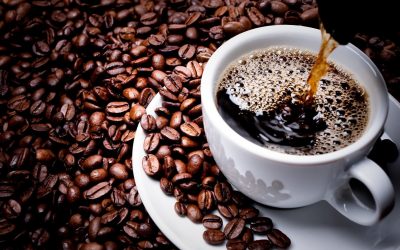 Како влијае кофеинот врз вас и колку може навистина да ве држи будни?