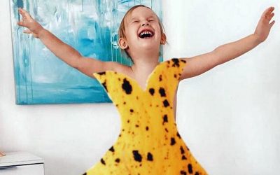 Ова слатко 4-годишно девојче облечено во фустани од храна, ќе ви го направи денот!