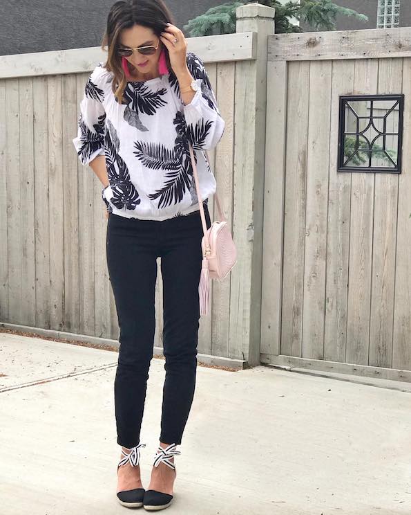 Тропски принт: Одлични начини да го носите во текот на најтоплите месеци од годината