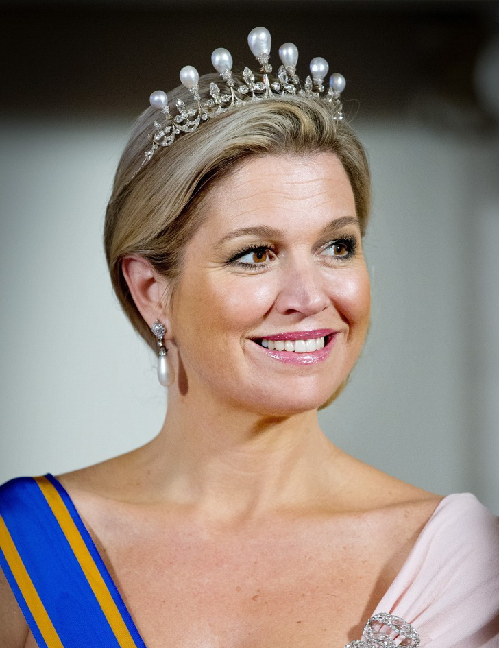 14 неверојатни кралски тијари и приказните зад нив