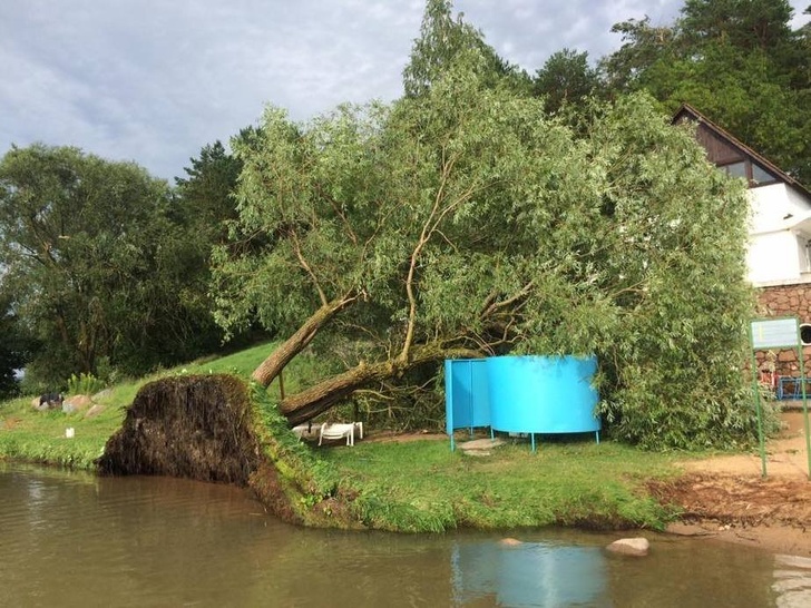 Фотографии што покажуваат колку сме беспомошни кога сме соочени со силата на природата